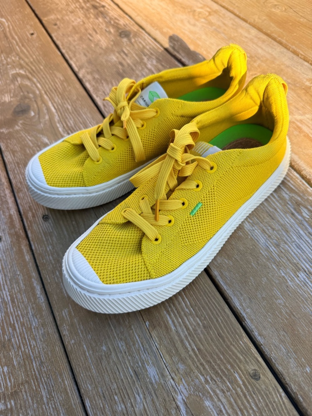Cariuma Oca Low Yellow Canvas Sneakers W 6.5/M 5/Youth 4.5